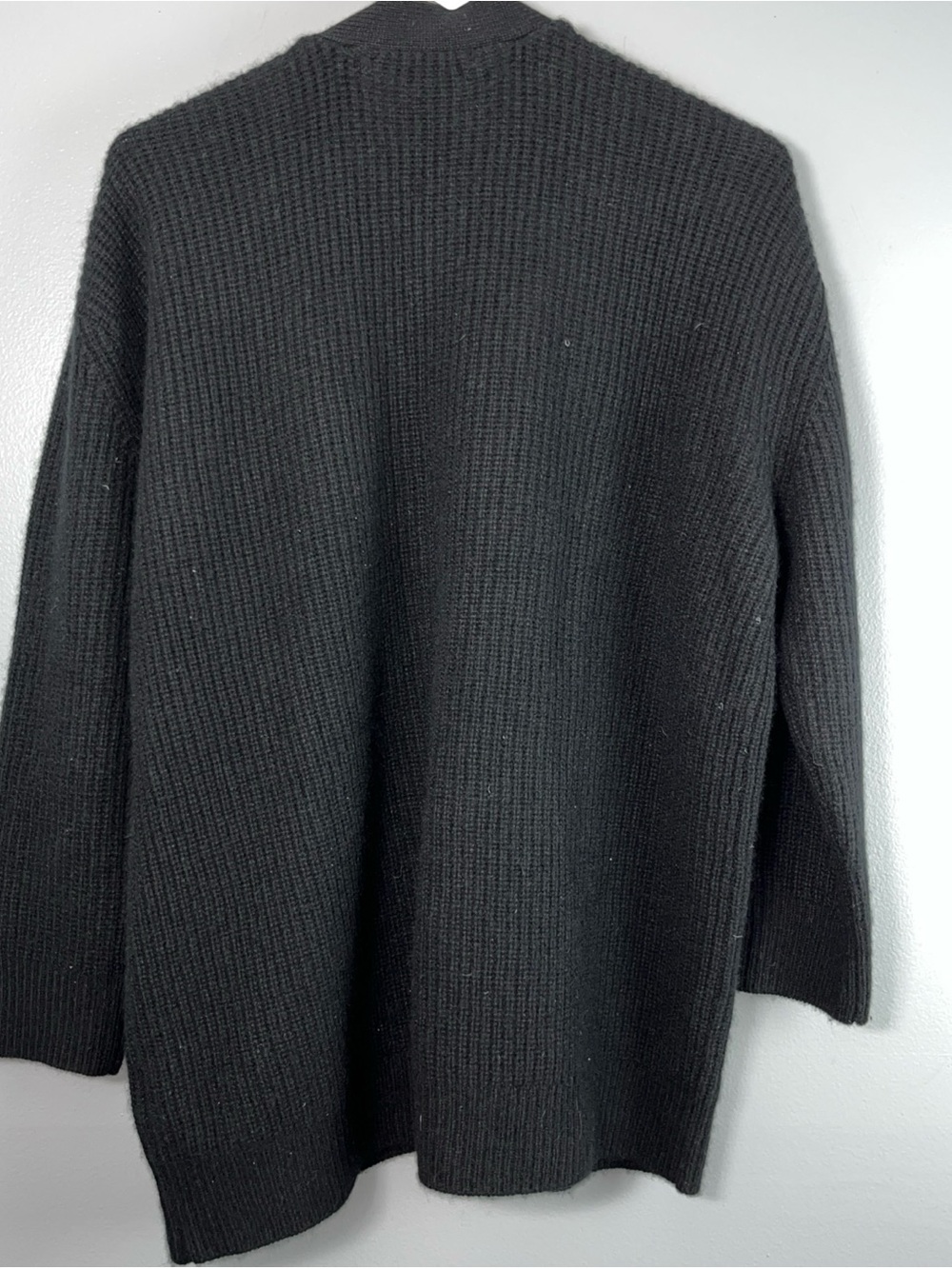 Quince Women's 100% Mongolian Cashmere Oversized Boyfriend Button Cardigan black - Picture 6 of 6